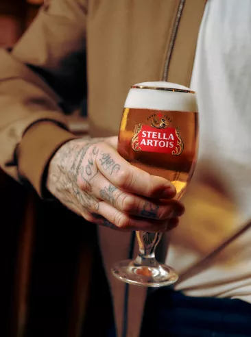 contains: an image of bartender